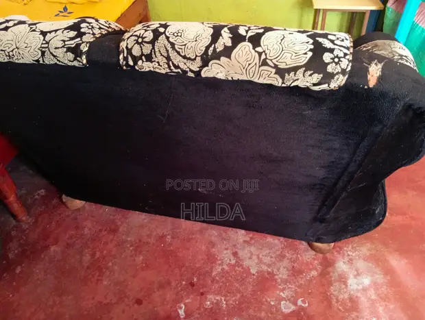 Used Black Rectangular Sofa Set - Best Brand - 1