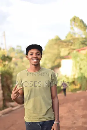 Dereva na Mtaalamu wa Uwasilishaji CV - Moses