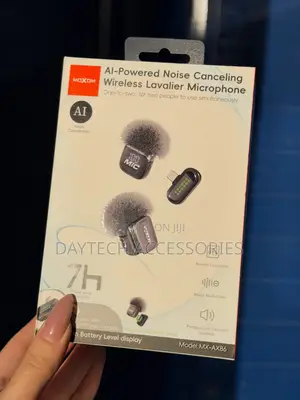 Moxom MX-AX86 2-in-1 Wireless Dual Lavalier Microphone System