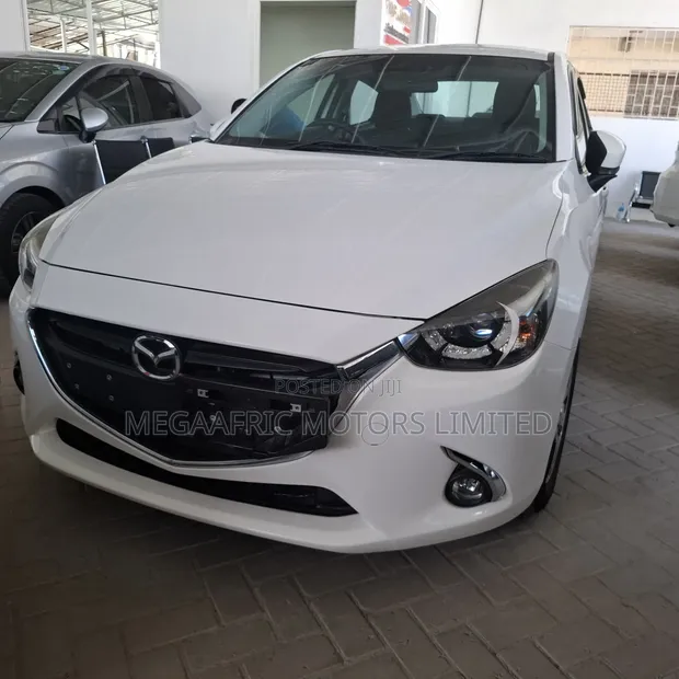 Mazda Demio 2019 - Salon Iliyojaa Vifaa - 1