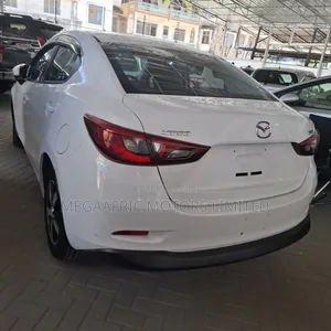 Mazda Demio 2019 - Salon Iliyojaa Vifaa