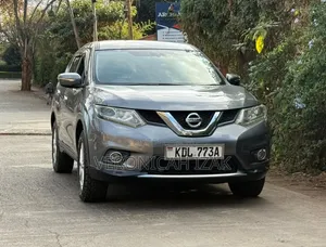 Nissan X-Trail 2015 Gray 7-Seater