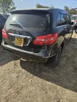Mercedes-Benz B-Class B180 2014 Nyeusi - 3