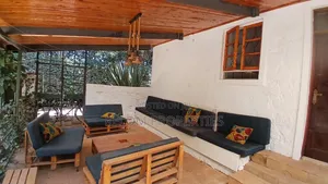 Bungalow ya Vyumba 4 vya Kulala, Karen