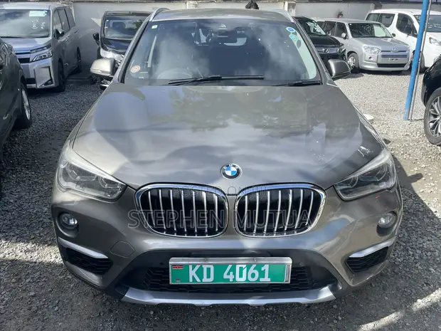 BMW X1 xDrive28i AWD 2018 SUV - 1