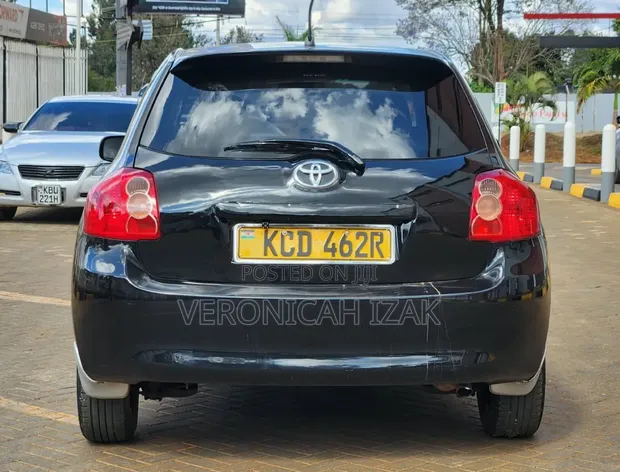 Toyota Auris 2008 Black - 1