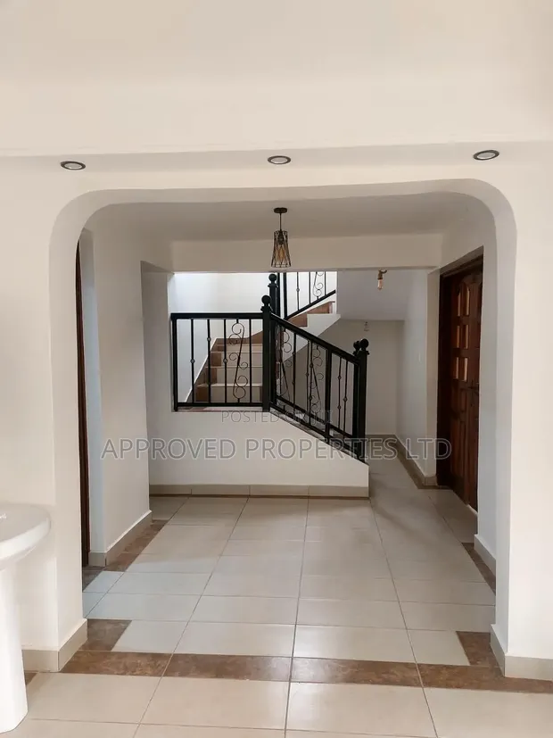 Maisonette ya Vyumba 5 Mkomani, Nyali Inauzwa - 1