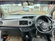 Toyota Vitz 2013 Nyeupe - 5