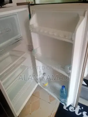 Von Hotpoint Refrigerator