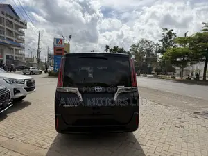Toyota Esquire 2.0 FWD (7 Seater) 2019 Nyeusi