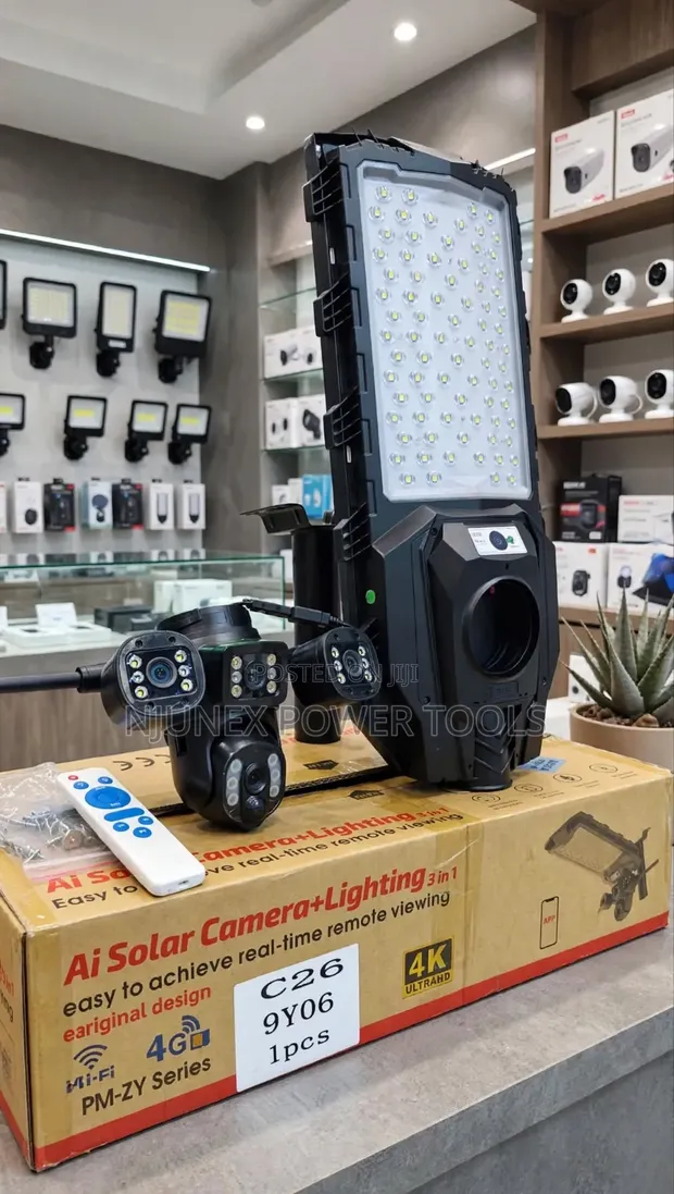 450W 2-in-1 Solar Street Light with AI Triple-Lens Camera - 1