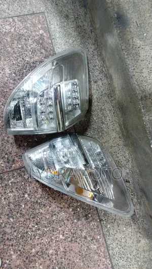 2012 Toyota Vanguard Tail Light (Genuine Japan)