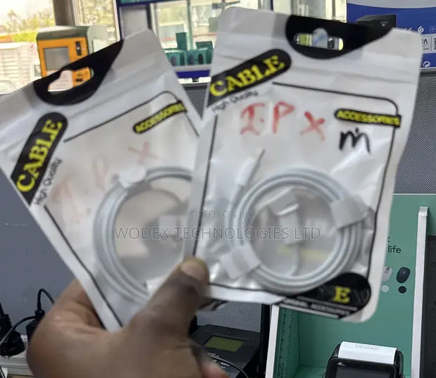 Apple iPhone Lightning Cable - 1 Meter - 1