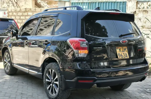 Subaru Forester 2016 Black - 1