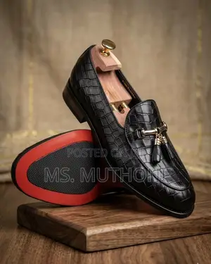 John Foster Loafers za Ngozi Nyeusi na Chapa ya Mamba na Msingi Mwekundu