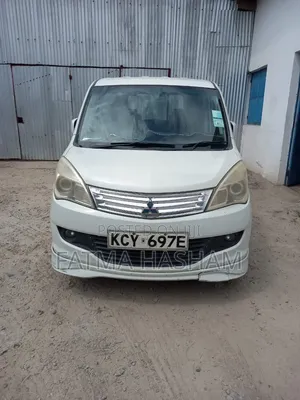 Mitsubishi Delica 2016 Rangi ya L Pearl