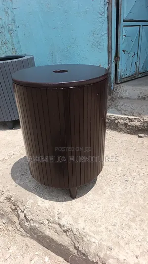 Stendi ya Kisambazaji Maji ya Mbao