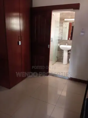 5 Bedroom Ensuite House for Sale in Greensteds, Nakuru