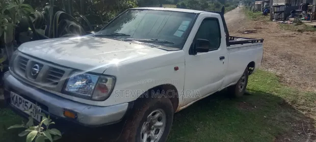 Nissan Hardbody 2000i 2006 Nyeupe - 1