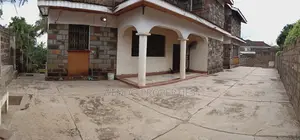 Nyumba ya Villa Vyumba 6 Milimani, Nakuru Inauzwa
