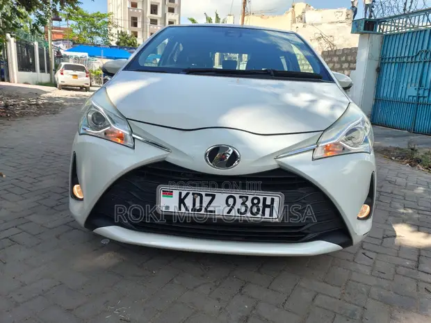 Toyota Vitz 2019 White - 1
