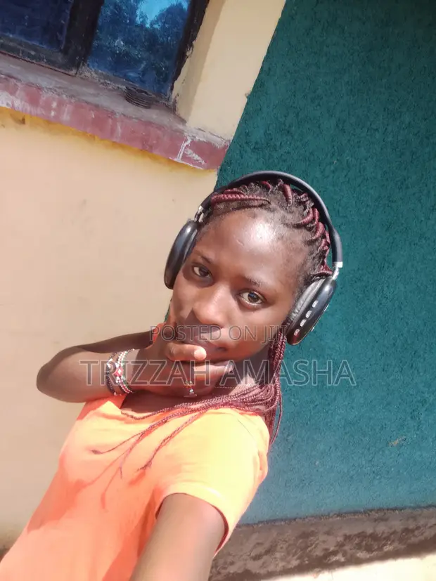 Huduma za Kutunza Watoto na Babysitting - 1