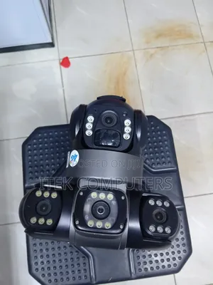 Kamera ya Solar WiFi PTZ yenye Mwonekano wa Lenzi Tatu