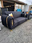 Kiti cha Sofa cha Nyeusi cha Samani za Kifahari (3+2 Seater) chenye Michoro ya Dhahabu - 2