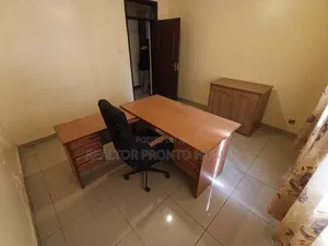 Ofisi Iliyo na Samani Kamili Chumba 1 kwa Kodi Lavington