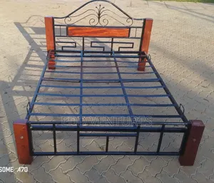 Kitanda cha Metal (Queen Size, 5x6)
