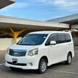 Toyota Noah 2012 Nyeupe - 3