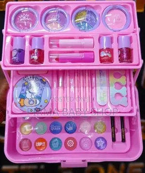 Danielle Pretend Makeup Kit
