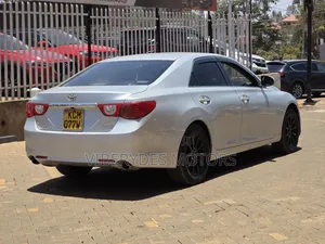 Toyota Mark X 2010 Nyeusi