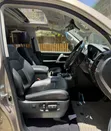 Toyota Land Cruiser V8 2017 Beige - 3