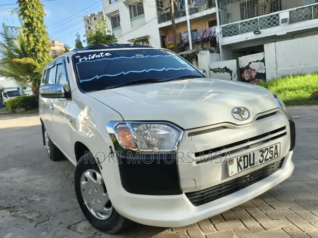 Toyota Succeed 2018 Nyeupe - 1