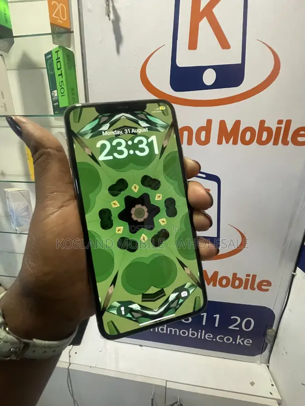Apple iPhone 11 Pro Max 256GB Nyeupe - 1