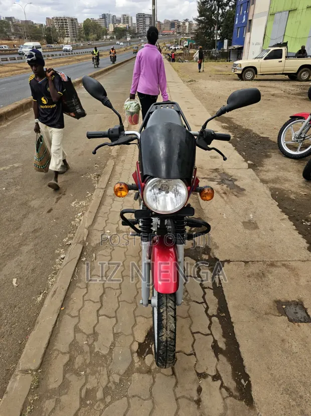 Bajaj Boxer 125 2026 Nyeusi - 1