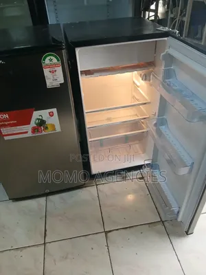 Von 93L Refrigerator