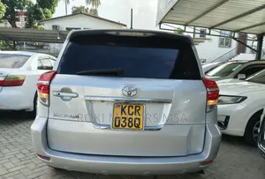 Toyota Vanguard 2011 Kijivu