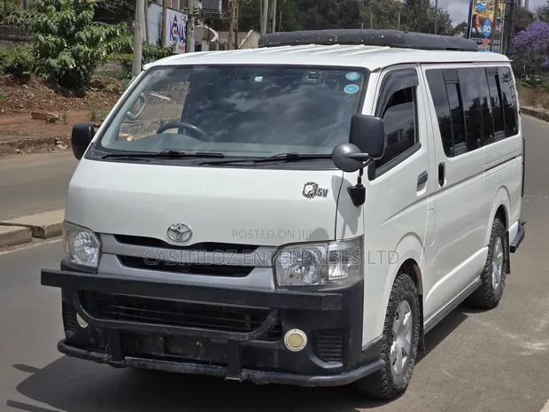 Toyota HiAce 2015 Van ya Utalii - 1