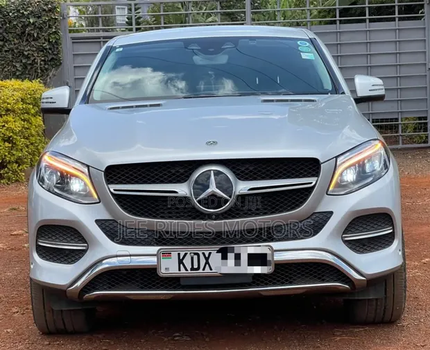 Mercedes-Benz GLE350d 4Matic Coupe 2019 Nyeupe - 1