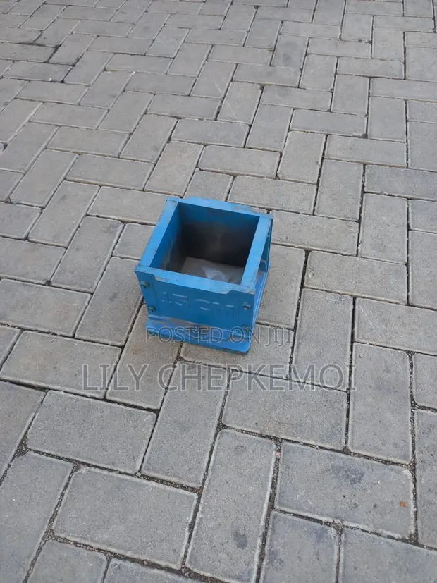 Heavy Duty Cube Moulds (150mm) - 1