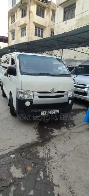 Toyota HiAce 2017 - 2.0L Petrol Manual
