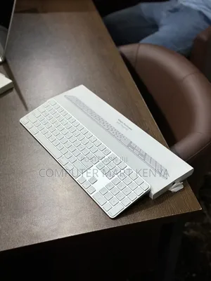 Apple Magic Keyboard yenye Touch ID na Numeric Keypad