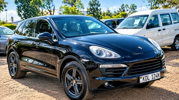 Porsche Cayenne 2013 Black - 1