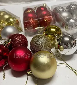 Set ya Vipodozi 6 vya Krismasi (Ving'aa, Visiovyo Ng'aa, na Vyenye Mng'aro)