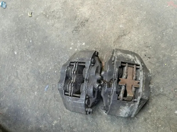 Toyota Hilux Vigo 4WD Caliper (Used) - 1