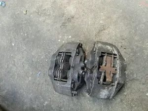 Caliper ya Toyota Hilux Vigo 4WD (Iliyotumika)