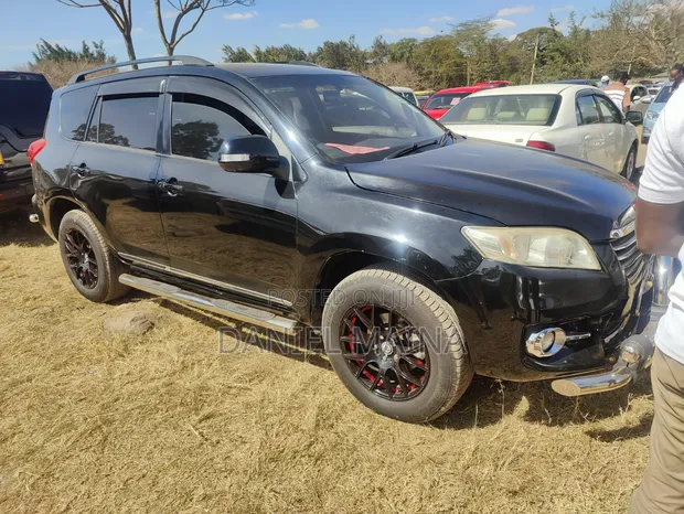 Toyota Vanguard 2013 Nyeusi - 1