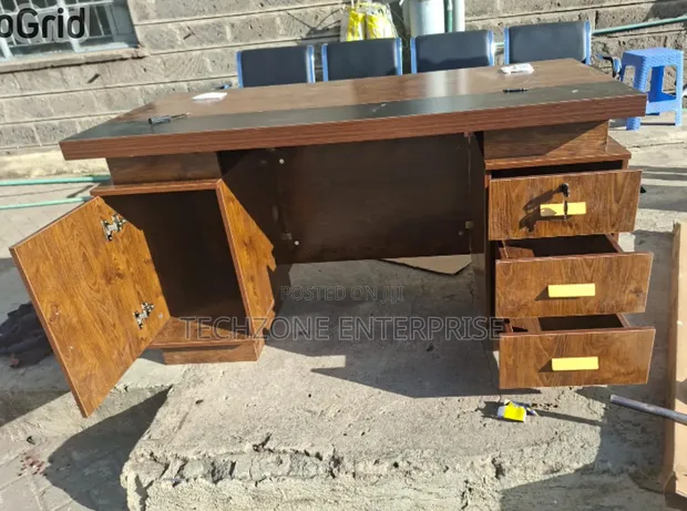 Modern 1.4m Imported Office Desk - 1